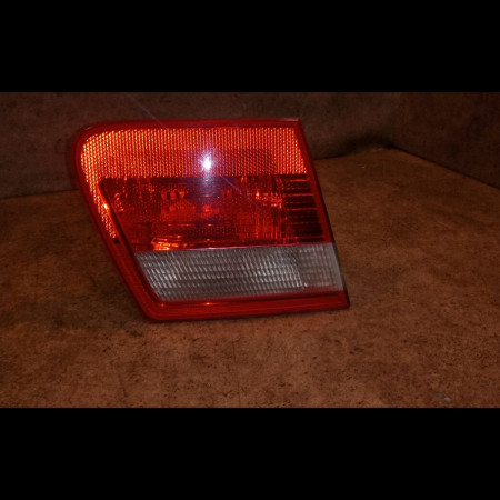 Feu arrière intérieur droit occasion B.M.W. SERIE 3 IV Phase 1 04-1995->04-1999 320 D 150ch 63218368760