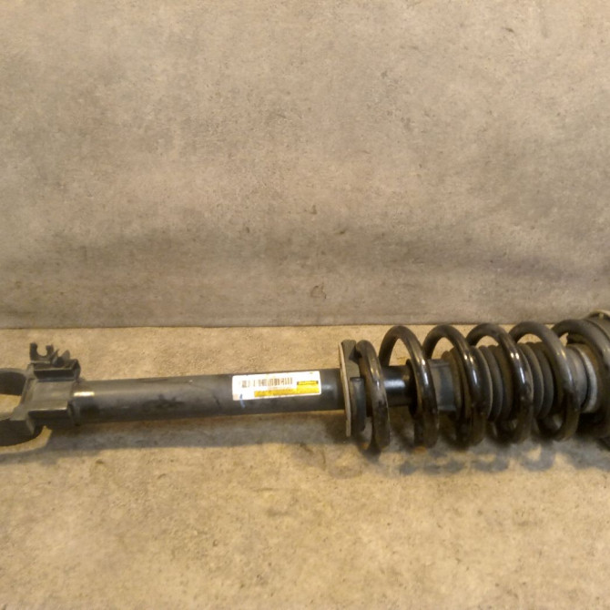 Amortisseur avant droit occasion MERCEDES CLASSE C IV 205320233028 2