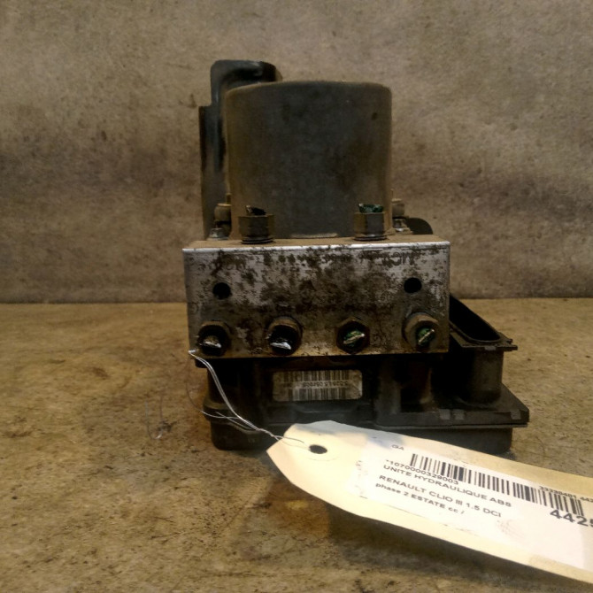 Unité hydraulique ABS occasion RENAULT CLIO III phase 2 ESTATE 03-2009->12-2014 1.5 DCI 85ch 8201135410 2