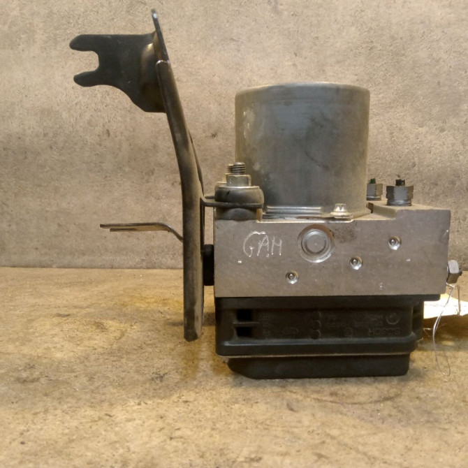 Unité hydraulique ABS occasion RENAULT CLIO III phase 2 ESTATE 03-2009->12-2014 1.5 DCI 85ch 8201135410 3