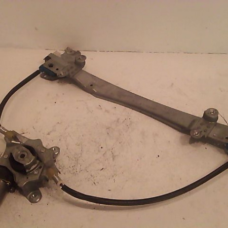 Mecanisme + moteur lève-glace avant droit occasion RENAULT TWINGO II Phase 1 06-2007->11-2011 1.2i 16v 75ch 8200384741