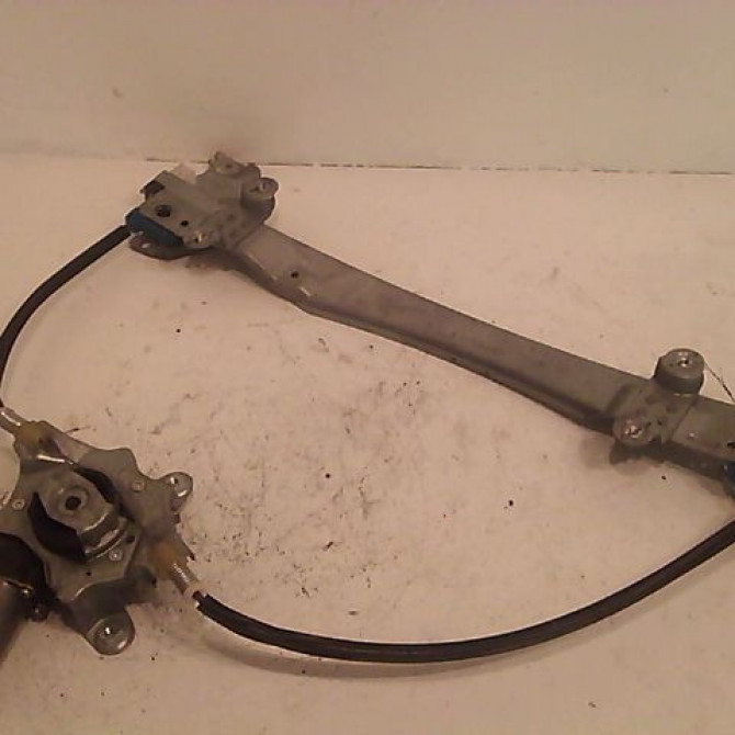 Mecanisme + moteur lève-glace avant droit occasion RENAULT TWINGO II Phase 1 06-2007->11-2011 1.2i 16v 75ch 8200384741 1