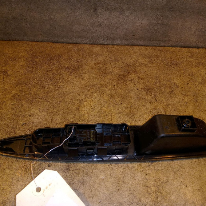 Commande lève-glace porte avant droite occasion CITROEN C4 I Phase 2 07-2008->10-2010 1.6 HDI 92ch 6554HF 2