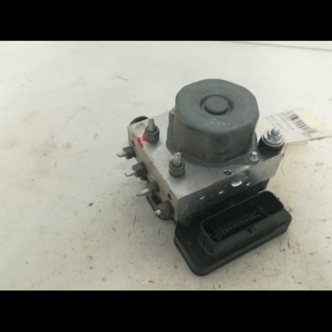 Unité hydraulique ABS occasion RENAULT CAPTUR Phase 1 02-2013->... 1.5 DCI 90ch 476607745R 1