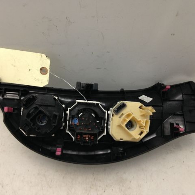 Commande de chauffage occasion TOYOTA YARIS III YARIS III Phase 1 2011-03-01->2015-04-30 2