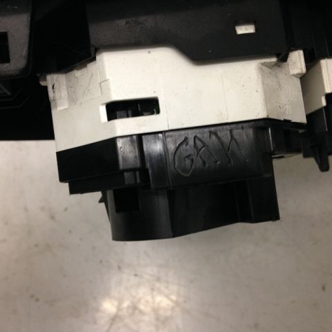 Commande de chauffage occasion TOYOTA YARIS III YARIS III Phase 1 2011-03-01->2015-04-30 3