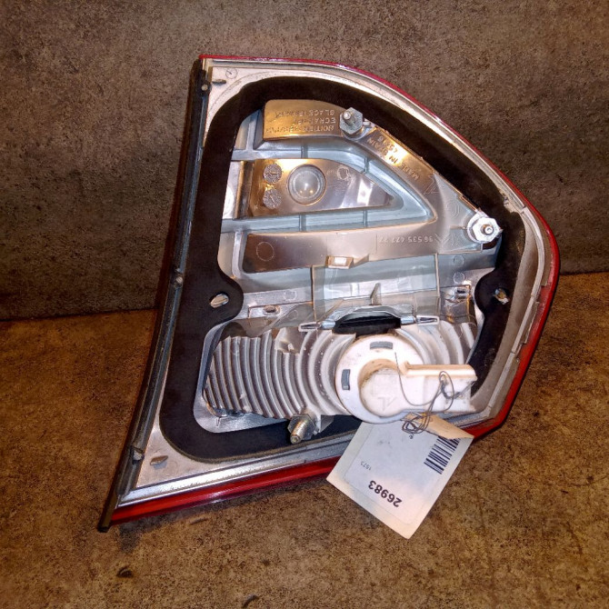 Feu arrière interieur gauche occasion CITROEN C4 PICASSO I Phase 1 01-2007->10-2013 1.6 e-HDI 8v 110ch 00006350LR 2