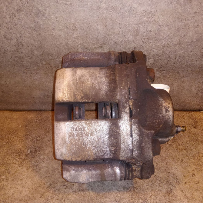 Etrier de frein avant gauche occasion RENAULT TWINGO II Phase 1 06-2007->11-2011 1.2i 16v 75ch 2