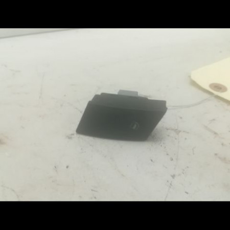 Commande lève-glace porte avant droite occasion SEAT CORDOBA II Phase 1 10-2002->05-2009 1.4 TDI 70ch 6L09598569B9