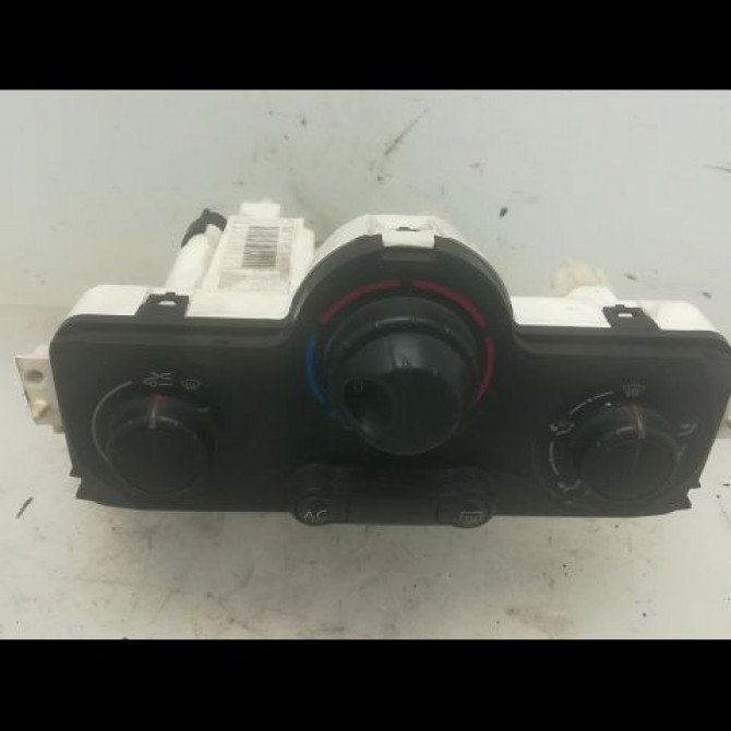 Commande de chauffage occasion RENAULT SCENIC II Phase 1 03-2004->09-2006 1.9 DCI 120ch 7701056580 1