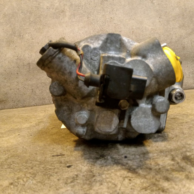 Compresseur air conditionne occasion VOLKSWAGEN POLO IV Phase 1 01-2002->05-2005 1.4 TDI 75ch 6Q0820803DX 3