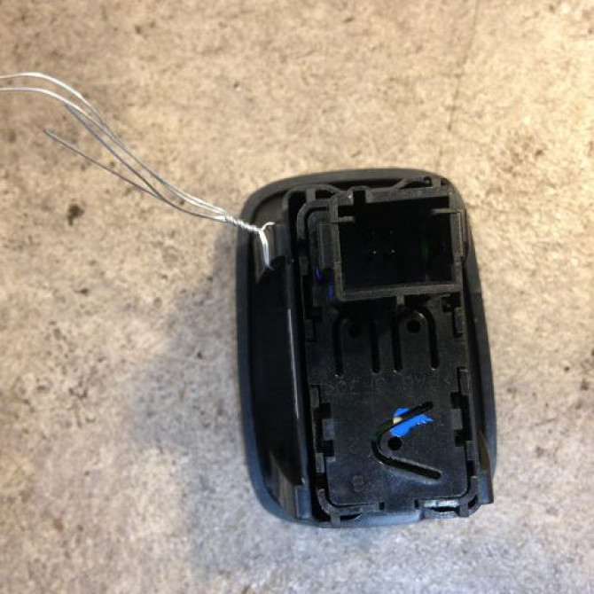 Commande leve-glace porte arrière droite occasion CITROEN C3 II Phase 1 11-2009->02-2013 1.4 HDi 98012514XT 2