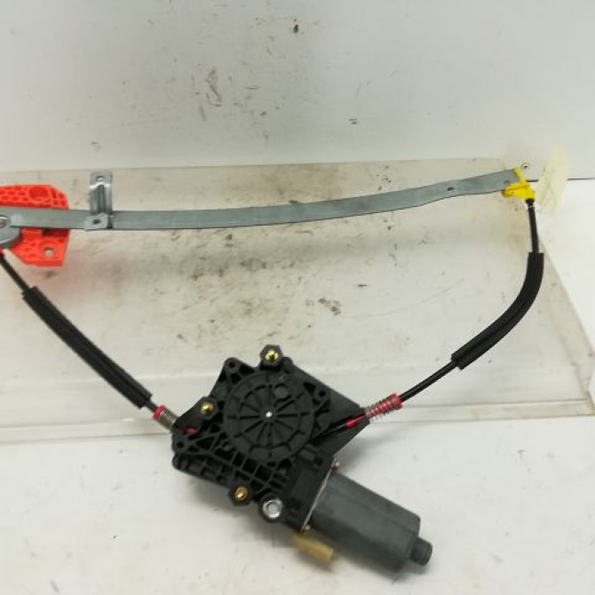 Mecanisme + moteur lève-glace avant droit occasion FORD FIESTA IV Phase 2 09-1999->09-2002 1.4i 2