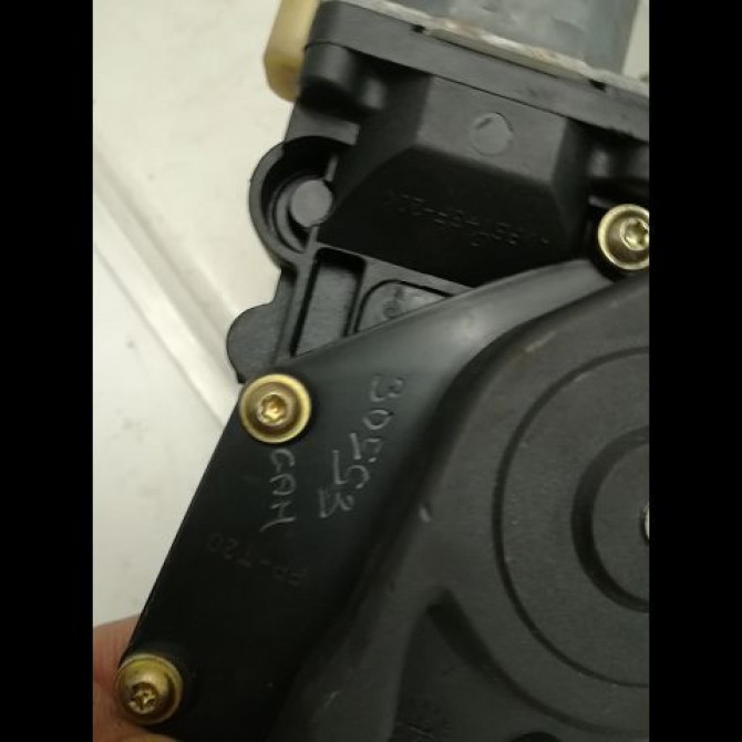 Mecanisme + moteur lève-glace avant droit occasion FORD FIESTA IV Phase 2 09-1999->09-2002 1.4i 4