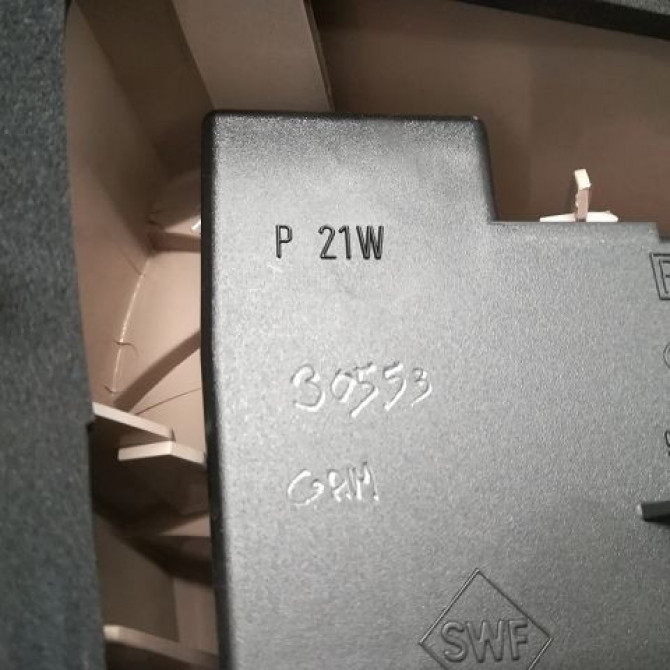 Feu arrière droit occasion FORD FIESTA IV Phase 2 09-1999->09-2002 1.4i 3