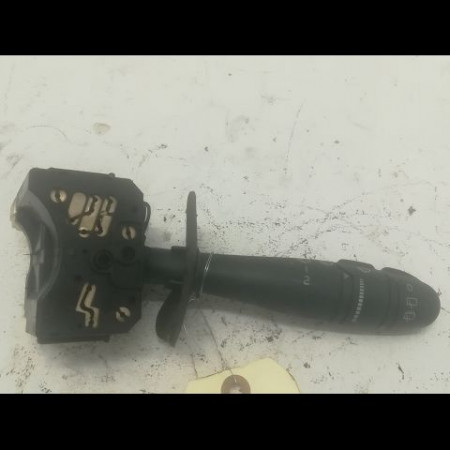 Commande essuie glace occasion RENAULT MEGANE SCENIC I Phase 1 09-1996->08-1999 1.9 D 7701047263