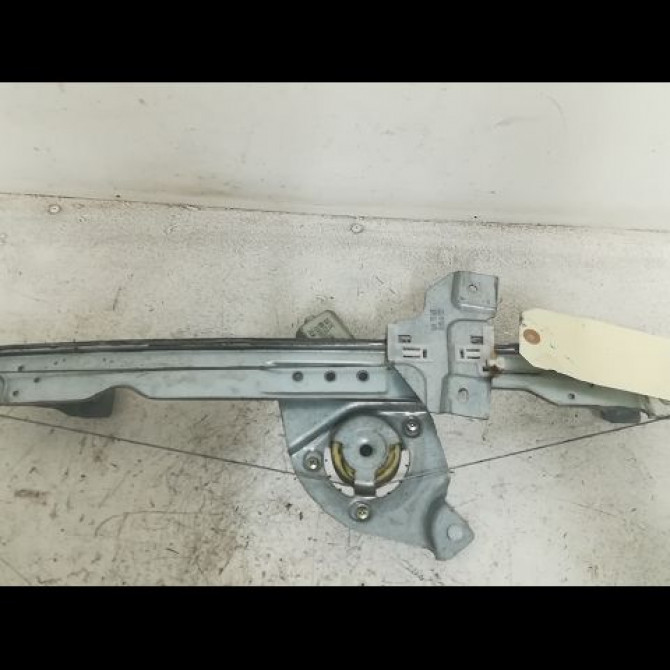 Mecanisme+moteur leve-glace avg occasion DACIA DUSTER Phase 1 03-2010->12-2013 1.5 DCI 8v 110ch 807213506R 2