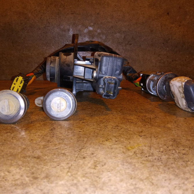 Kit serrures + antivol occasion DACIA DUSTER Phase 1 03-2010->12-2013 1.5 DCI 110ch 2