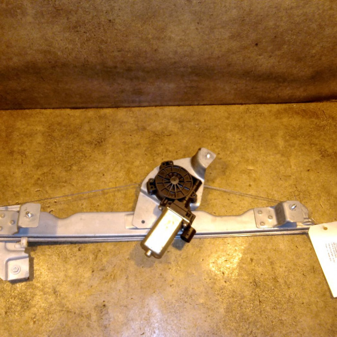 Mecanisme+moteur leve-glace avg occasion DACIA DUSTER Phase 1 03-2010->12-2013 1.5 DCI 110ch 807213506R 1