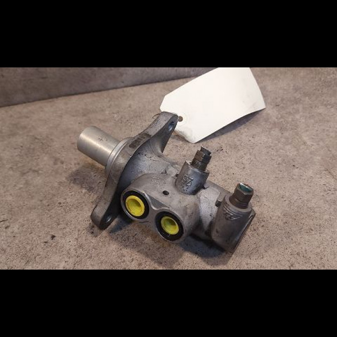 Maitre cylindre occasion RENAULT ESPACE IV Phase 1 09-2002->03-2006 2.2 DCI 150ch 7701208715 1