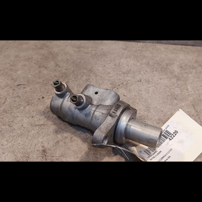 Maitre cylindre occasion RENAULT ESPACE IV Phase 1 09-2002->03-2006 2.2 DCI 150ch 7701208715 2