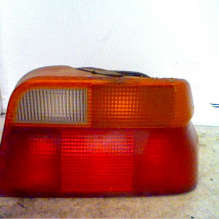 Feu arrière droit occasion FORD ESCORT IV