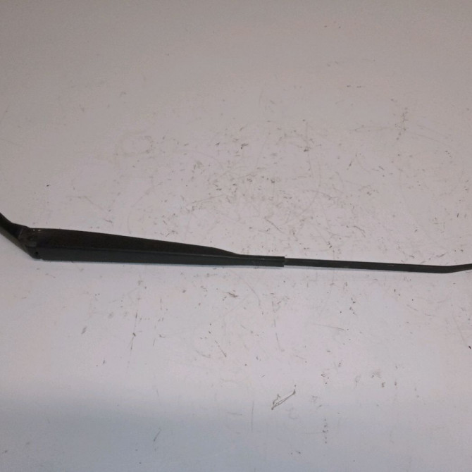 Bras essuie-glace avant gauche occasion NISSAN MICRA III Phase 1 04-1995->04-1999 1.4i 88ch 28881BC100 1