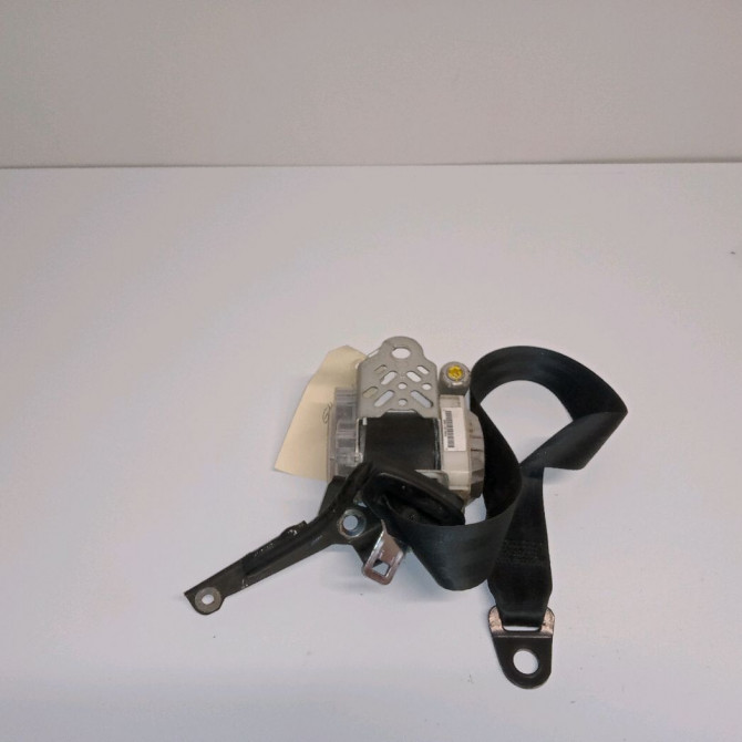 Ceinture avant droite occasion NISSAN MICRA III Phase 1 04-1995->04-1999 1.4i 88ch 86884BC101 1