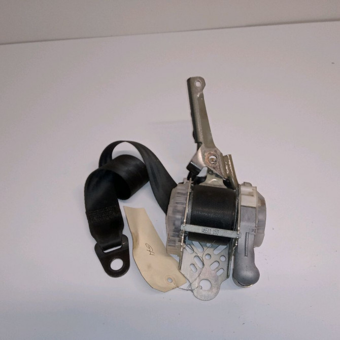 Ceinture avant droite occasion NISSAN MICRA III Phase 1 04-1995->04-1999 1.4i 88ch 86884BC101 2