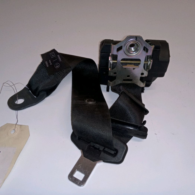 Ceinture arrière gauche occasion NISSAN MICRA III Phase 1 04-1995->04-1999 1.4i 88ch 88844BC101 2