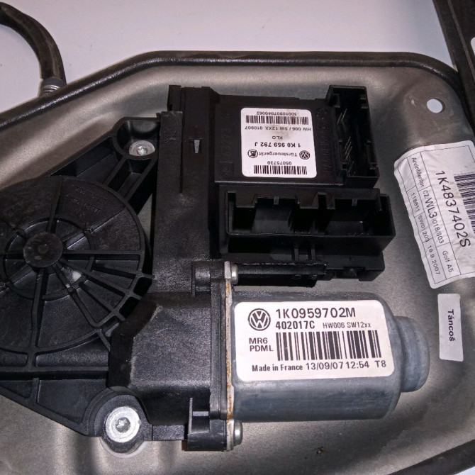 Mecanisme + moteur lève-glace avant droit occasion VOLKSWAGEN GOLF V Phase 1 11-2003->10-2008 1.9 TDI 90ch 1K4837462B 3
