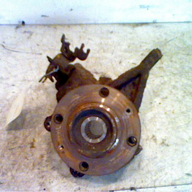 Moyeu avg occasion CITROEN XSARA PICASSO Phase 1 12-1999->02-2004 2.0 HDi 90ch 335016 1