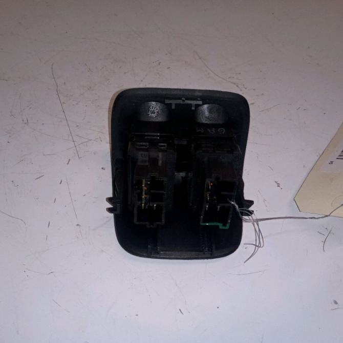 Commande leve-glace porte arrière gauche occasion PEUGEOT 206 Phase 1 09-1998->03-2009 1.6i 2