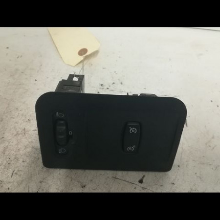 Commande eclairage occasion RENAULT CLIO II Phase 2 06-2001->07-2006 1.5 DCI 80ch 7701066570