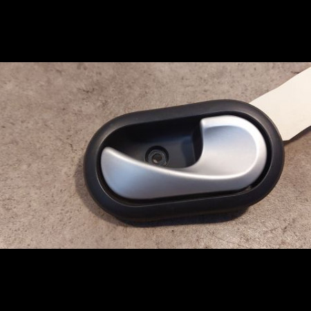 Poignee int porte avd occasion DACIA SANDERO I Phase 1 06-2008->10-2012 1.4 MPI 75ch 8200735218