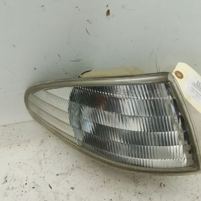 Clignotant droit occasion FORD MONDEO I Phase 1 01-1993->09-1996 1.8i 1