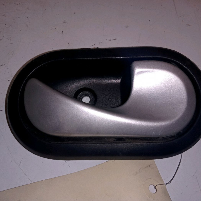 Poignee int porte avd occasion DACIA LOGAN I Phase 2 07-2008->12-2012 1.5 DCI 70ch 8200735218 1