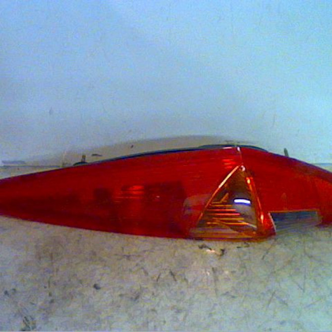 Feu arrière droit occasion FIAT PUNTO II Phase 1 10-1999->05-2003 46794077 1