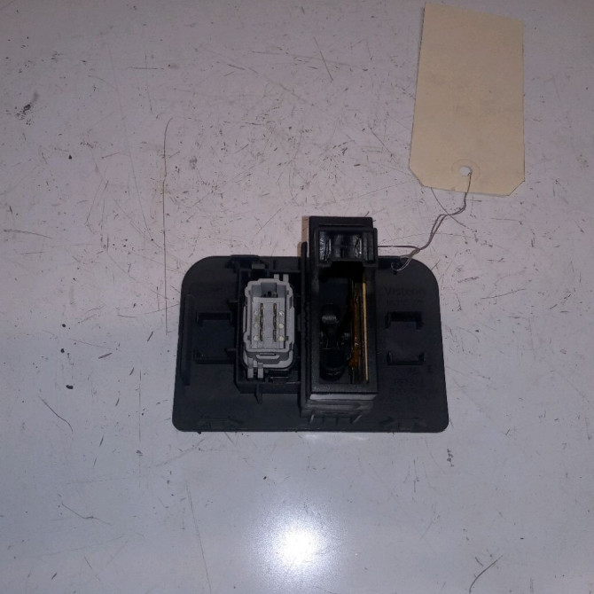 Commande eclairage occasion RENAULT CLIO II Phase 2 06-2001->07-2006 1.5 DCI 80ch 7701066570 2