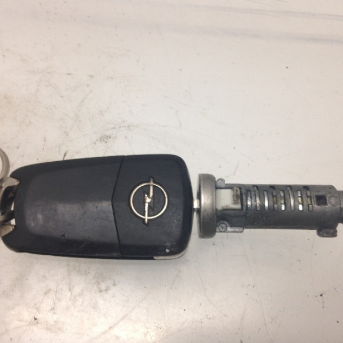 Antivol de direction occasion OPEL ZAFIRA II Phase 1 07-2005->12-2007 1.9 CDTI 120ch 93181315 2