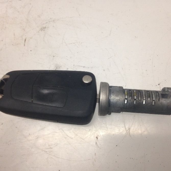 Antivol de direction occasion OPEL ZAFIRA II Phase 1 07-2005->12-2007 1.9 CDTI 120ch 93181315 3