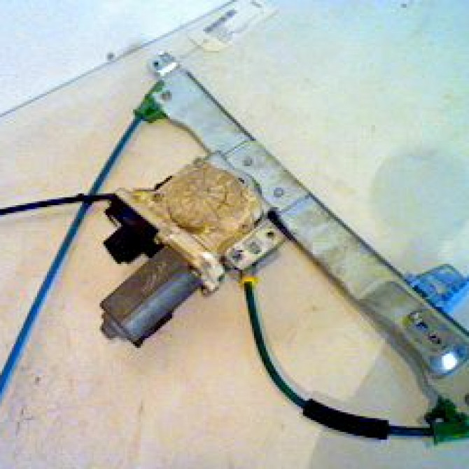 Mecanisme+moteur leve-glace avg occasion CITROEN C2 Phase 1 09-2003->10-2008 9221X3 2