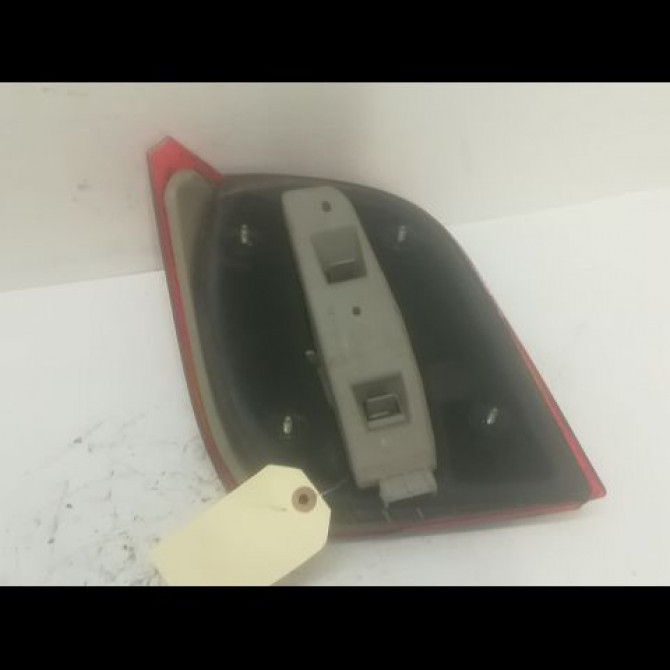 Feu arrière droit occasion FORD FIESTA III Phase 1 03-1989->01-1994 2