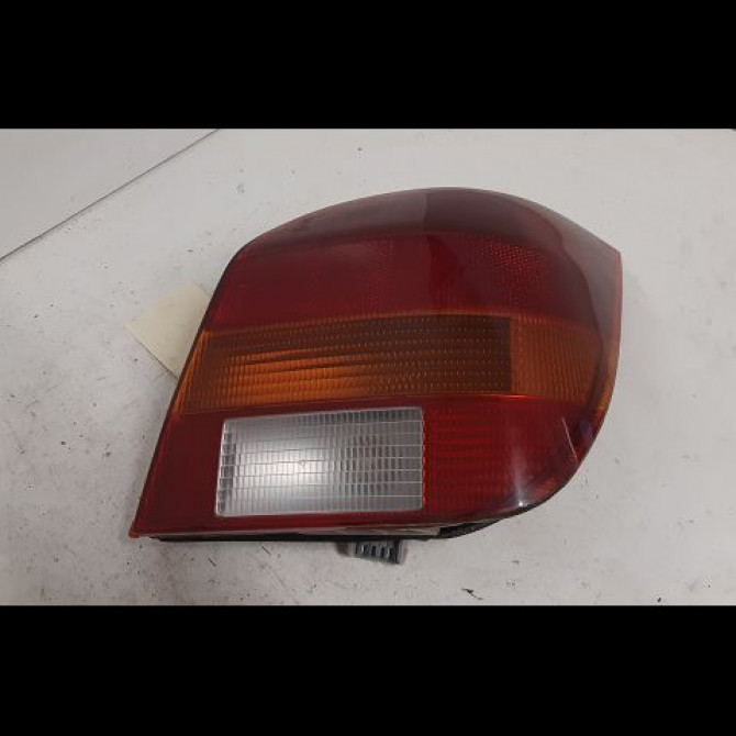 Feu arrière droit occasion FORD FIESTA III Phase 1 03-1989->01-1994 1.1i 1