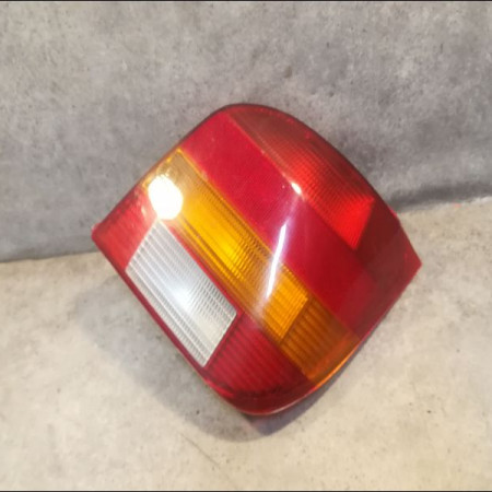 Feu arrière droit occasion FORD FIESTA III Phase 1 03-1989->01-1994 1.8 D