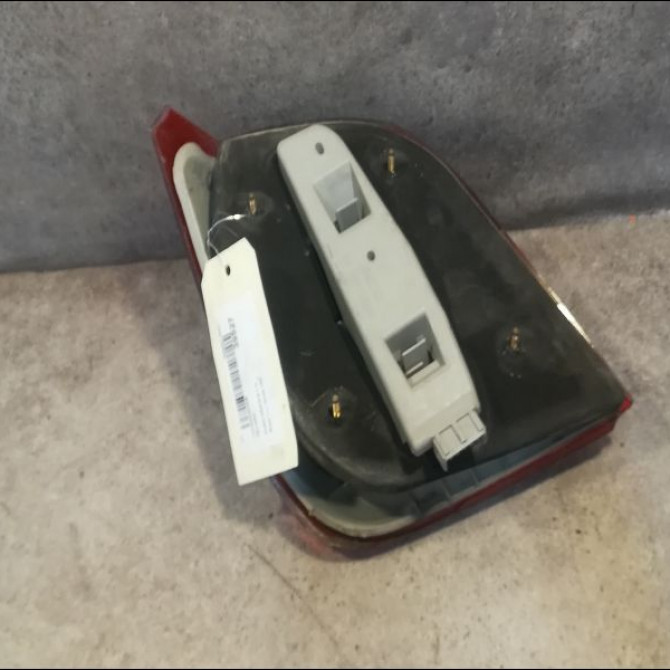 Feu arrière droit occasion FORD FIESTA III Phase 1 03-1989->01-1994 1.8 D 2