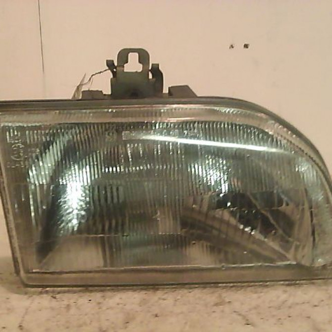 Phare droit occasion FORD FIESTA III Phase 1 03-1989->01-1994 1.3i 1