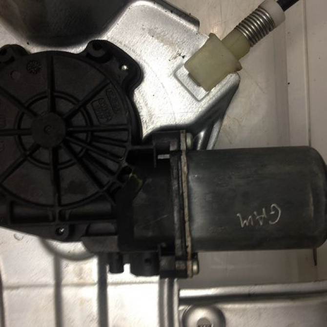 Mecanisme + moteur lève-glace avant droit occasion RENAULT CLIO III Phase 2 03-2009->12-2014 1.5 DCI 70ch 8200291147 2