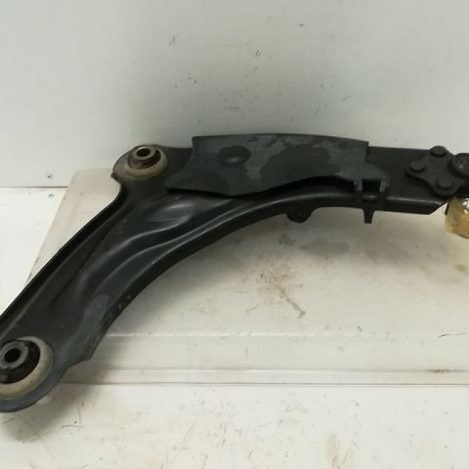 Triangle inf avg occasion RENAULT VELSATIS Phase 1 01-2002->04-2005 545015040R 2