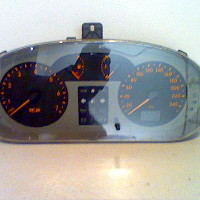 Compteur occasion RENAULT SCENIC I Phase 2 08-1999->06-2003 1.9dCi Pack Clim 8200215695 1